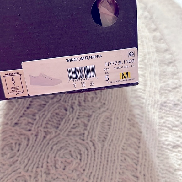 Vionic White Nappa Leather Sneaker with embossed details - Picture 11 of 13